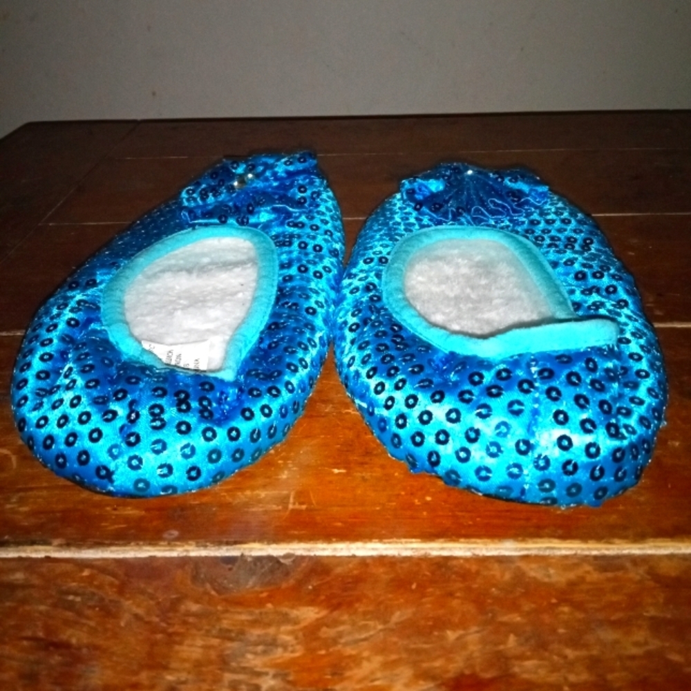 Slippers - Picture 4 of 6